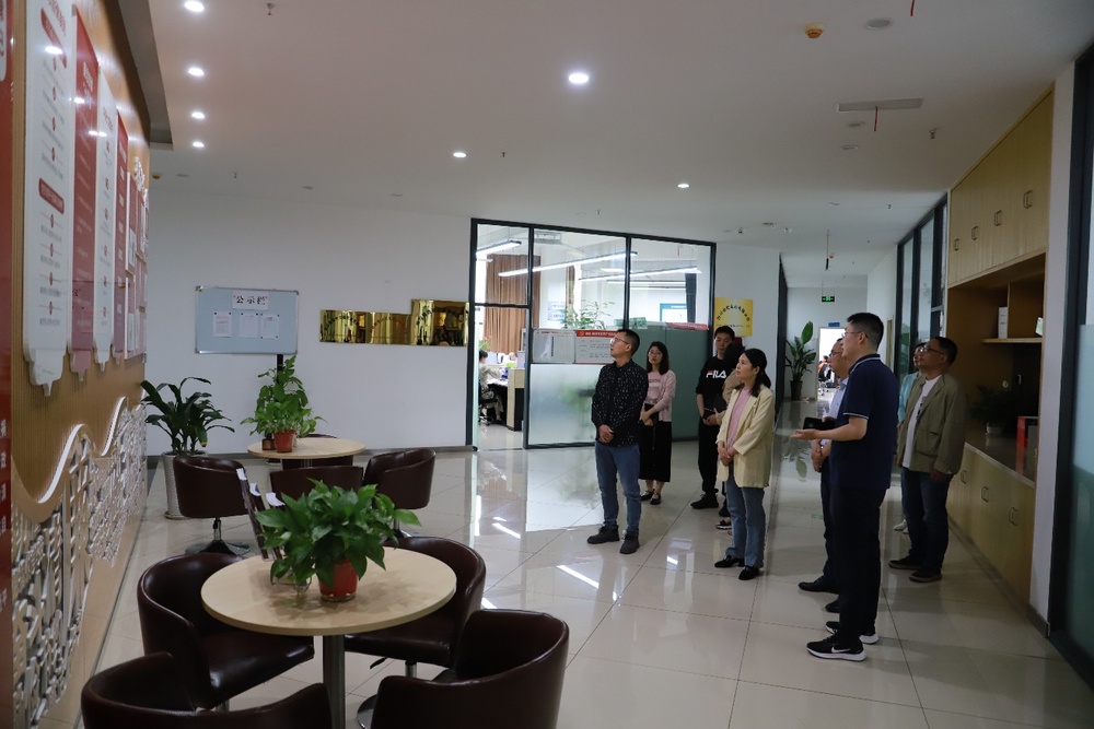 4.23区纪工委调研鑫耀集团党风廉政建设工作.jpg 4.23区纪工委调研鑫耀集团党风廉政建设工作.jpg