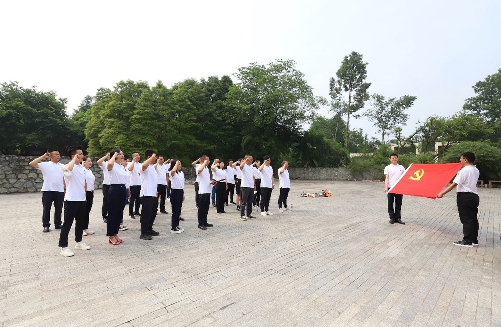 7.7经开投控集团党委开展“喜迎二十大，护航新征程”主题党日活动——走进一座历史长廊，看中华民族自强不息的奋斗精神1.jpg