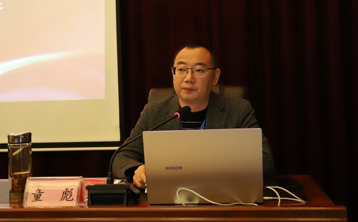 11.25聚焦“学习二十大 奋进新征程”书记微党课 开讲了！2.jpg