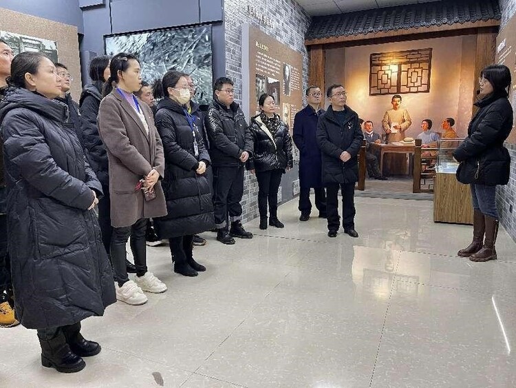 1.8丰富主题党日活动 激发基层组织活力4.jpg